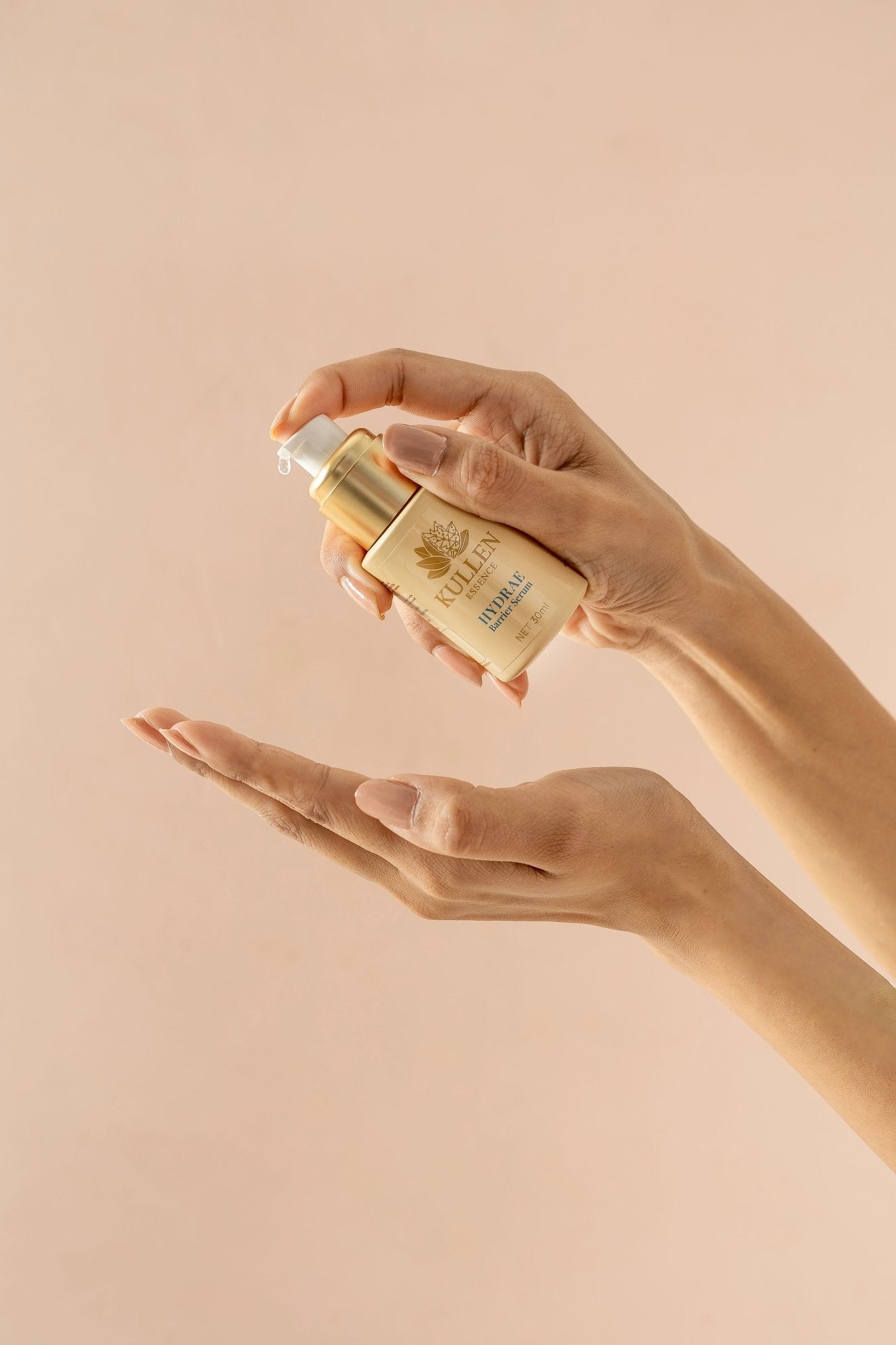 Applying Kullen Hydrae Barrier Serum to soothe and hydrate sensitive skin